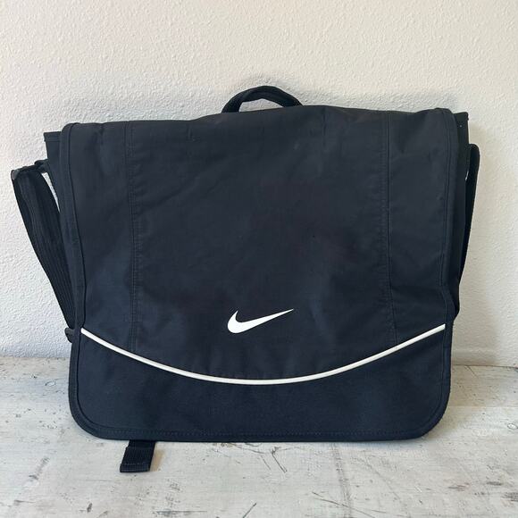 Vintage Nike center swoosh messanger bag 2005 Y2K Laptop crossbody pockets - Picture 9 of 16